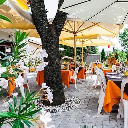 Penzion Osteria Da Cesare E 4*